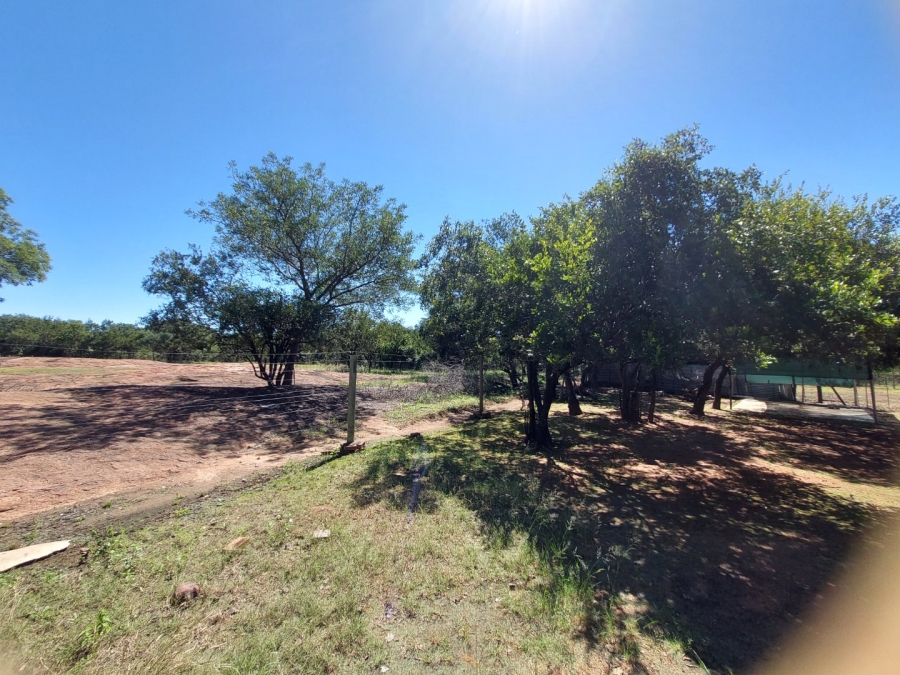6 Bedroom Property for Sale in Zoutpansdrift North West